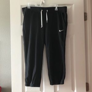Nike Cropped Sweatpants!